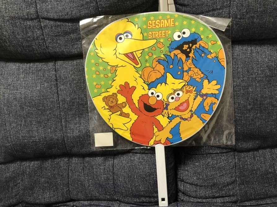 Amazon.co.jp: セサミストリート ジャンボうちわ ビッグバード エルモ