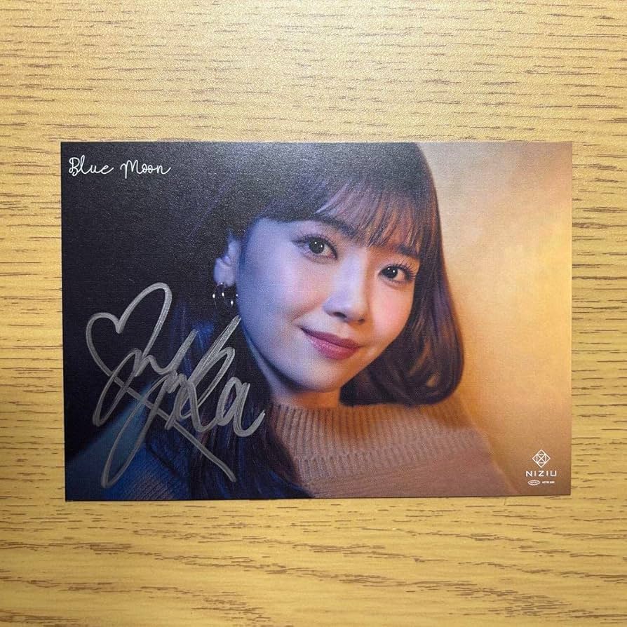 Amazon.co.jp: NiziU mayuka マユカ サイン bluemoon 直筆 トレカ