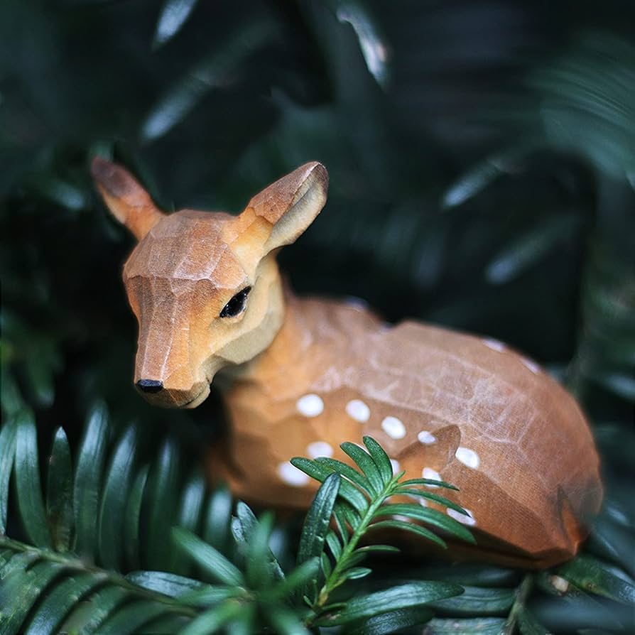 Amazon.co.jp: 手彫り 木製 シカ 鹿 置物 森の鹿 トナカイ 手描き