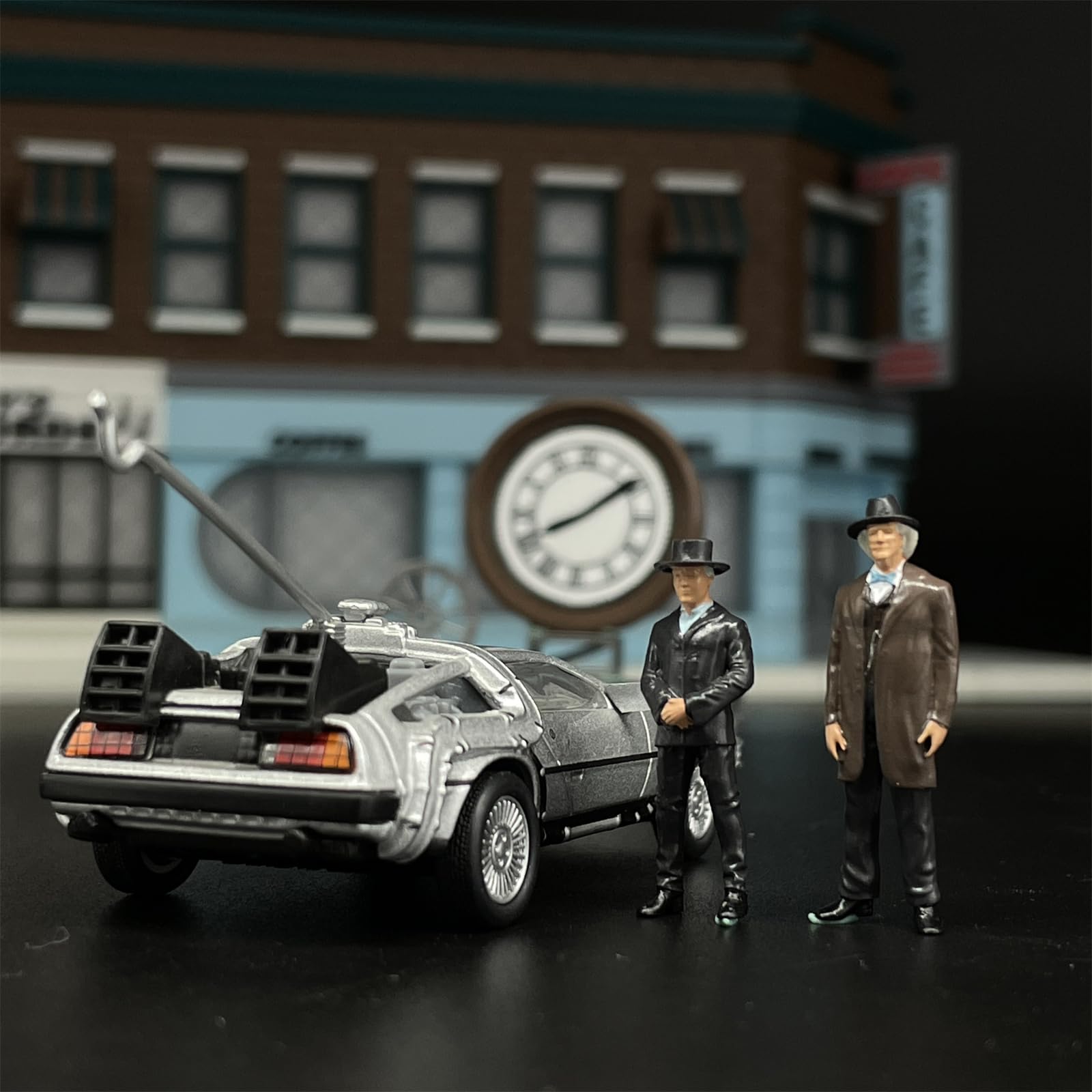 Amazon.co.jp: 『バック・トゥ・ザ・フューチャー』1/64 Scale Figure