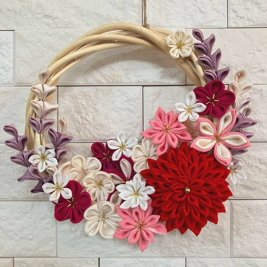 Amazon｜つまみ細工リース 赤ダリアアレンジ 布リース｜フラワー