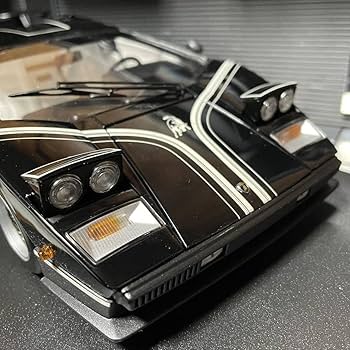 Amazon | 激レア入手困難絶版！京商1/18 ランボルギーニ カウンタック