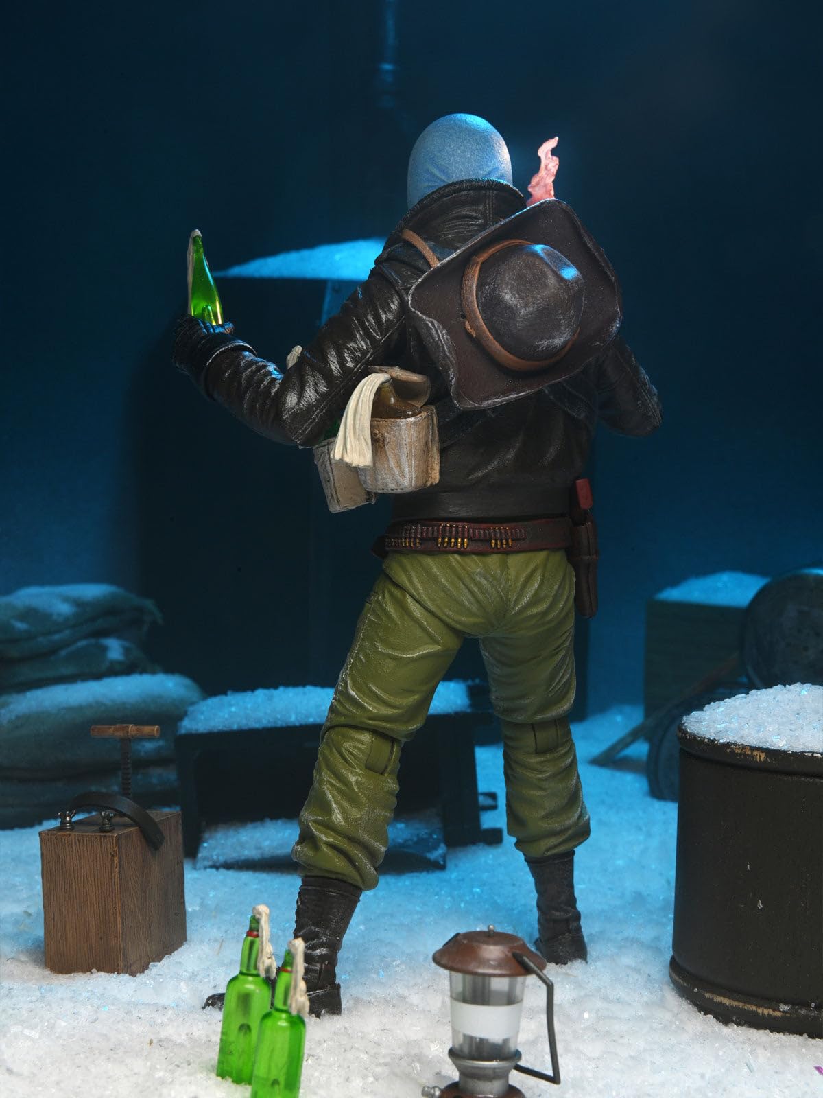 Amazon.com: NECA - The Thing ULT MacReady Wv3 7In Af : Toys & Games