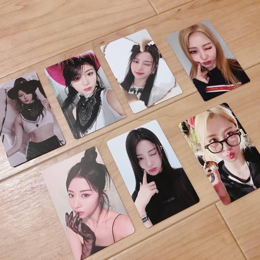 Amazon.co.jp: LE SSERAFIM ユンジン トレカ セット : おもちゃ