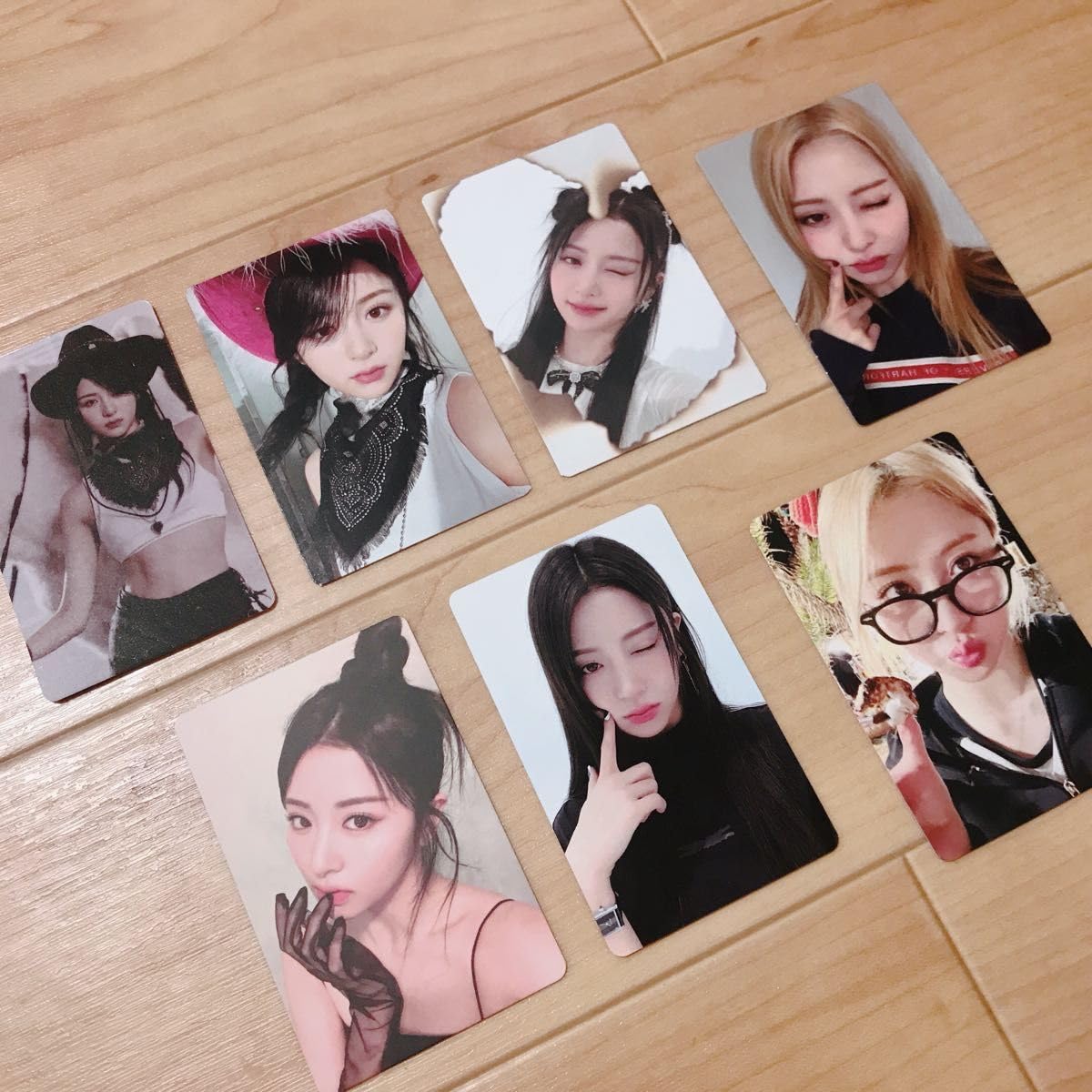 Amazon.co.jp: LE SSERAFIM ユンジン トレカ セット : おもちゃ