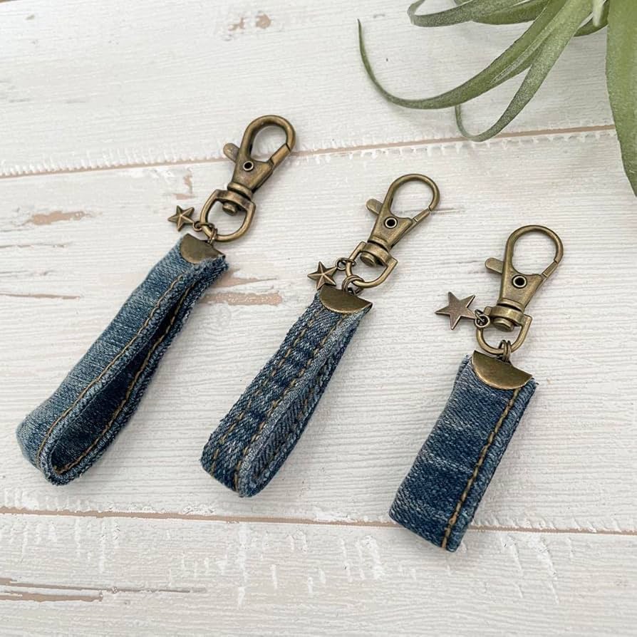 Amazon.co.jp: リメイクデニムキーホルダー 3個セット C : おもちゃ