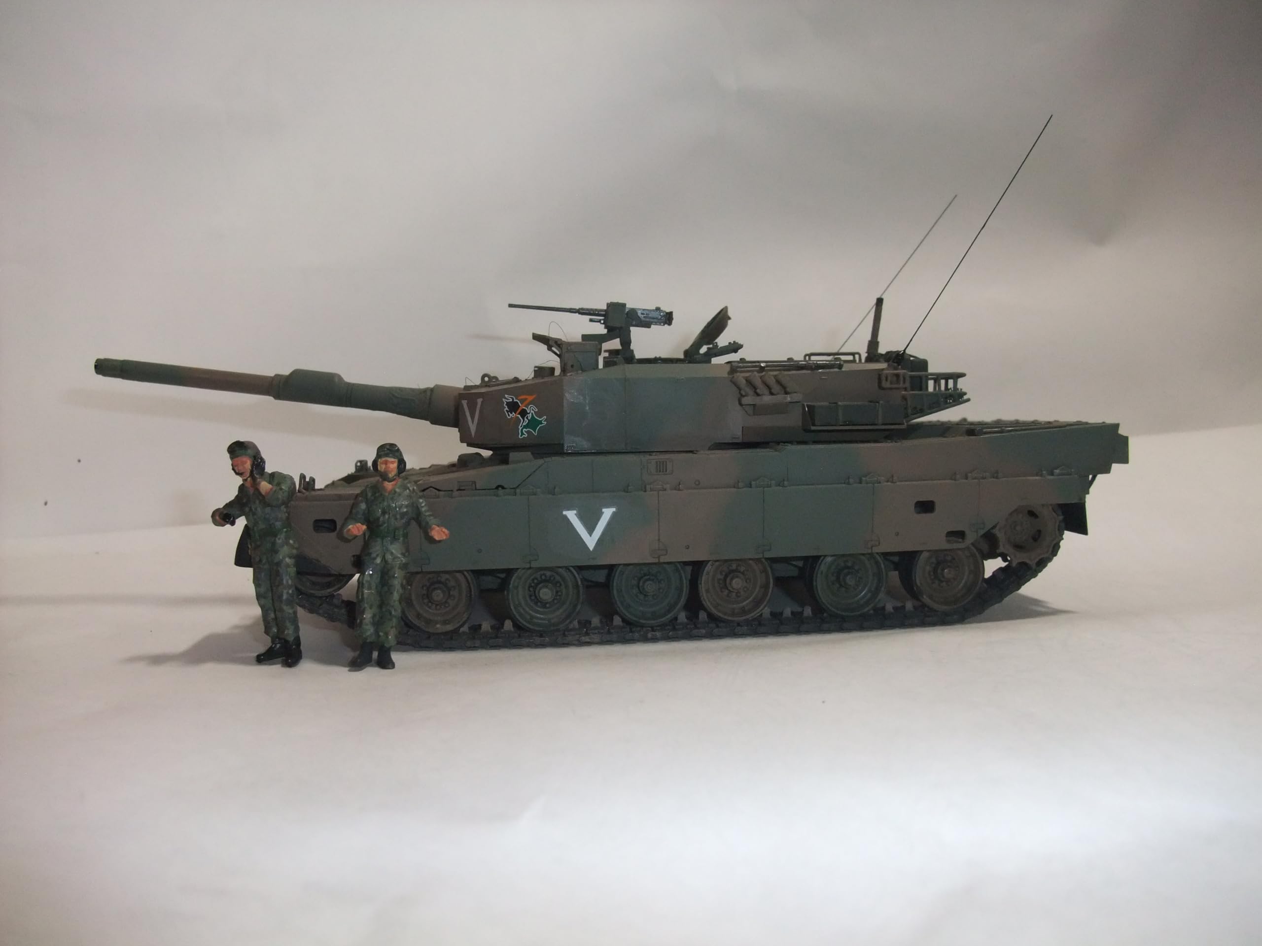 Amazon | 完成品 陸上自衛隊90式戦車 35分1サイズ | プラモデル 通販