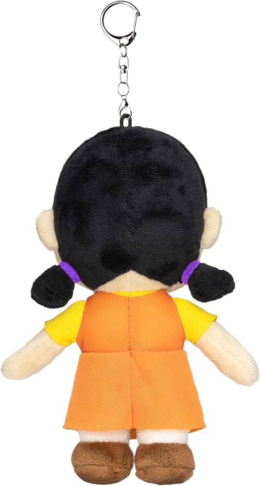 Amazon.co.jp: ぬいぐるみキーチェーン イカゲーム ヨンヒ人形 : おもちゃ