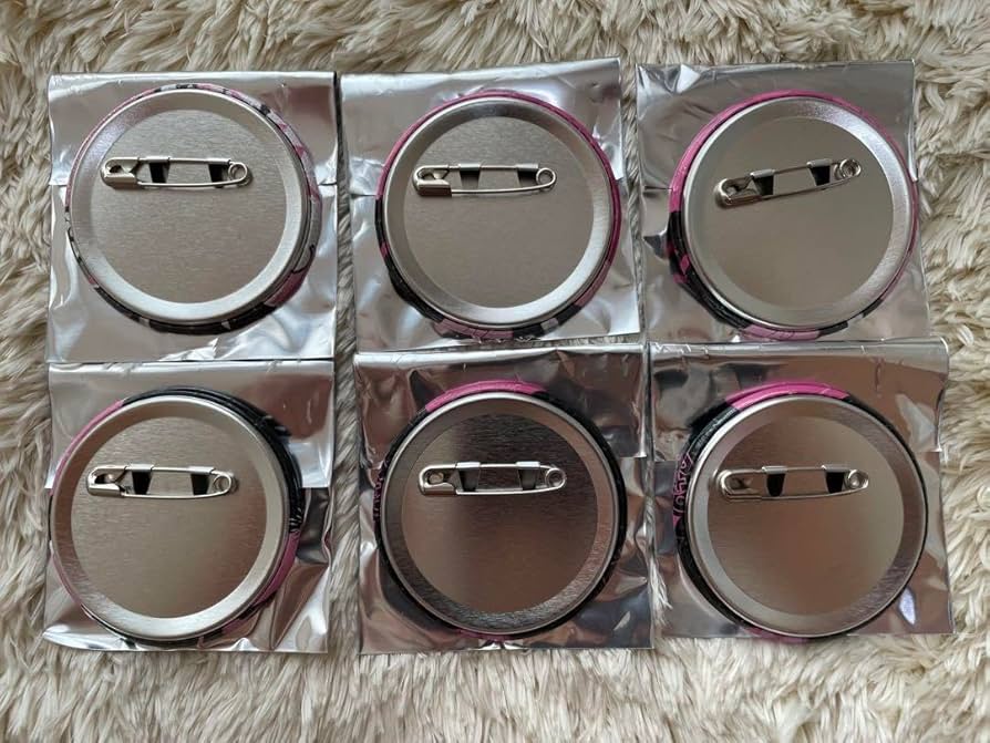 Amazon | AMPTAK×COLORS けちゃ グッズ 缶バッジ ホビー グッズ