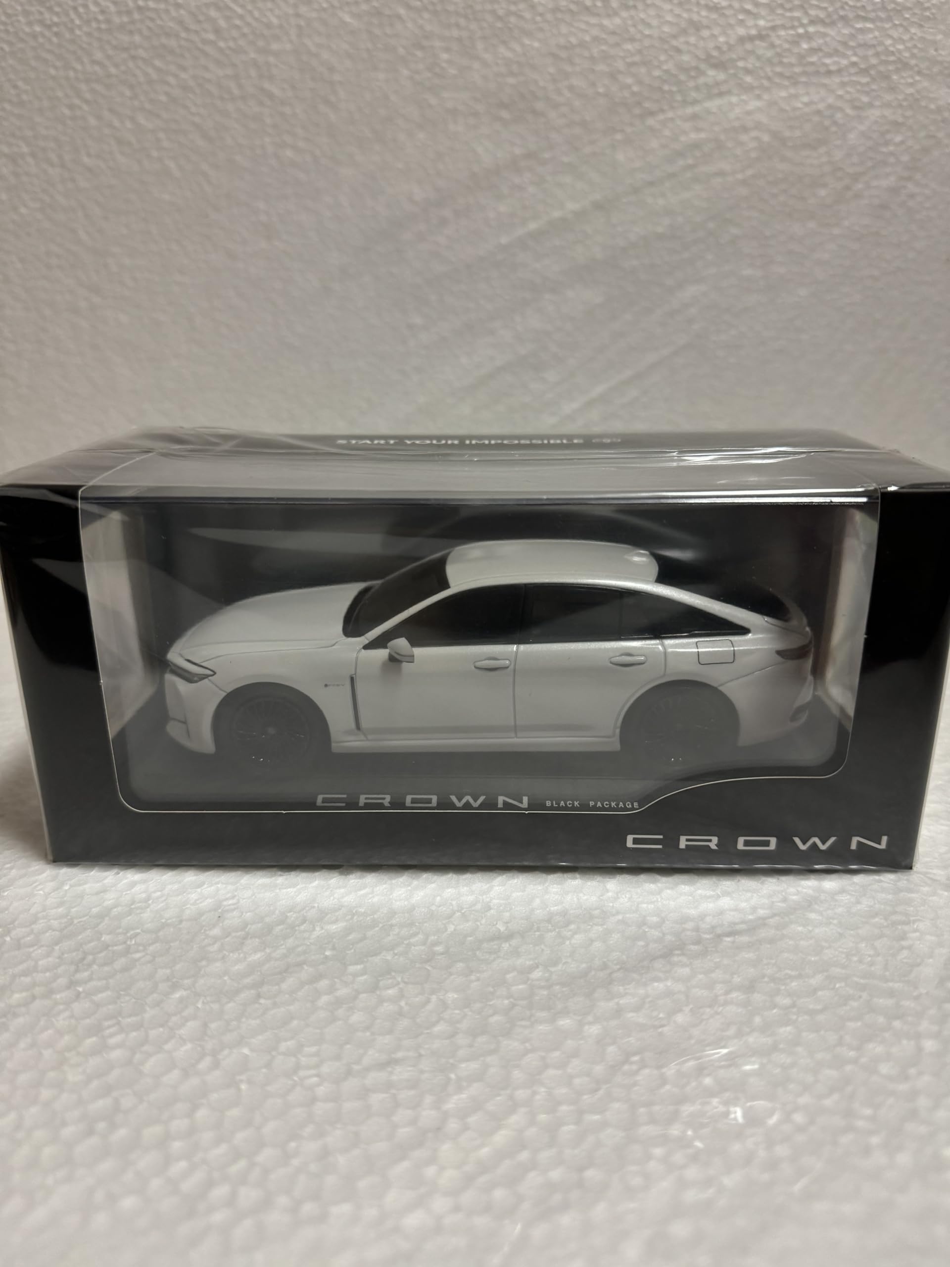 Amazon.co.jp: 1/30 トヨタ 新型クラウンセダン FCEV カラーサンプル