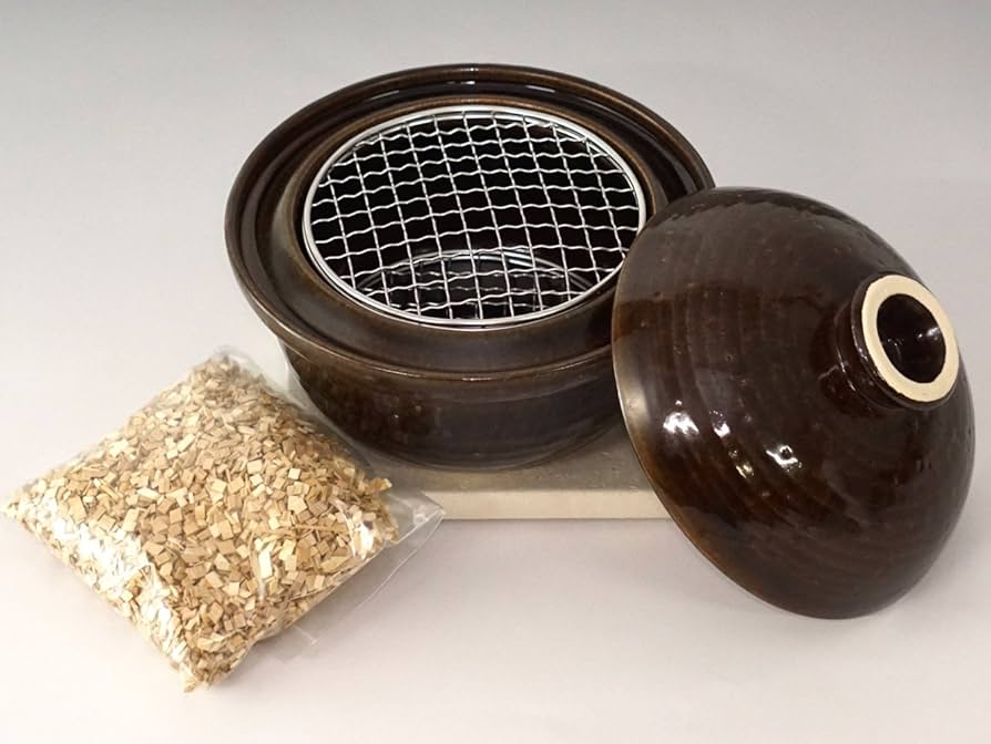 Amazon｜長谷園 土鍋 燻製 いぶしぎん ミニ 18.5 cm 直火 専用 黒 伊賀