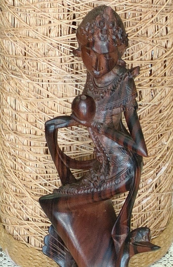 Amazon.co.jp: 置物 インドネシア置物 インドネシア バリ島 縞黒檀女神