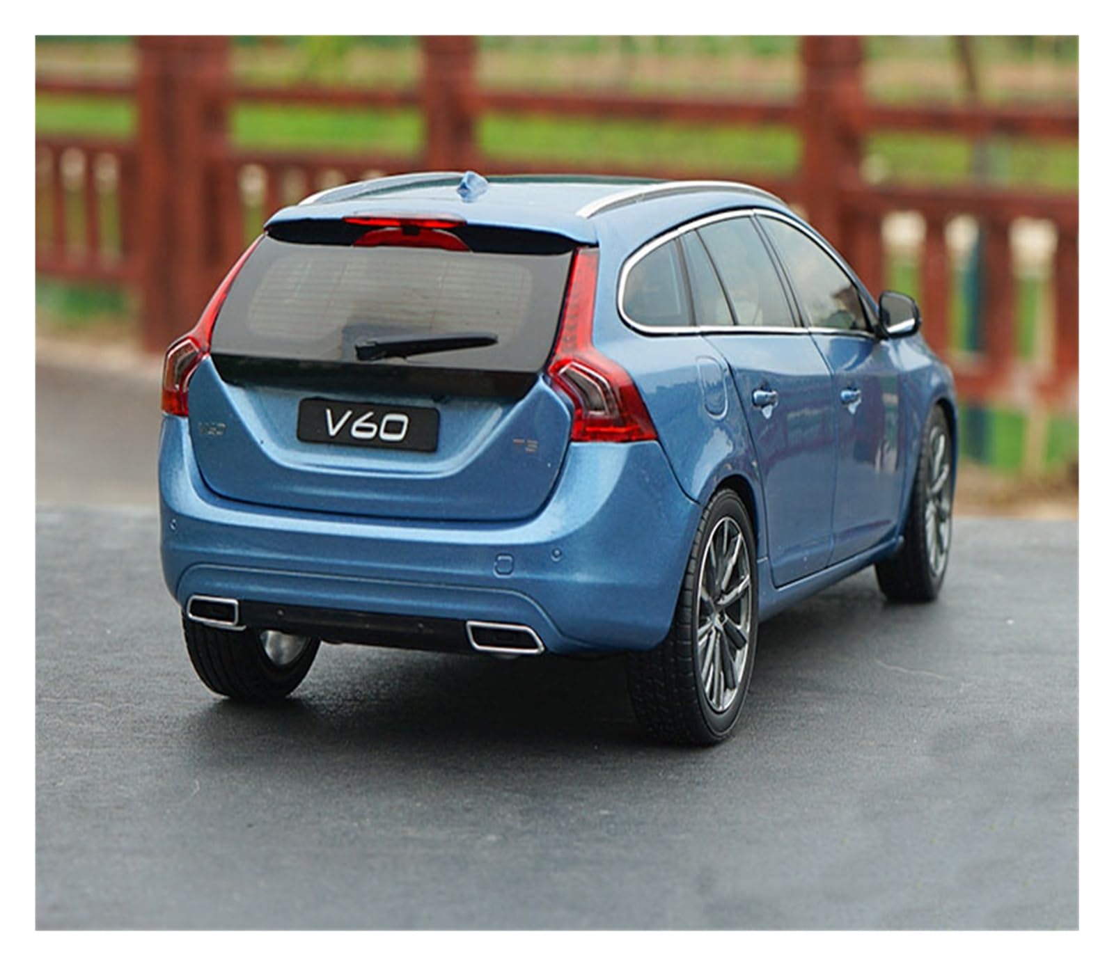 Amazon.co.jp: ミニカー スケールモデルカー 1/18 合金ボルボ V60 T5