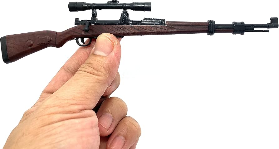 Amazon.com: 1/6 Scale Kar 98K Karabiner Bolt Action Rifle WWII