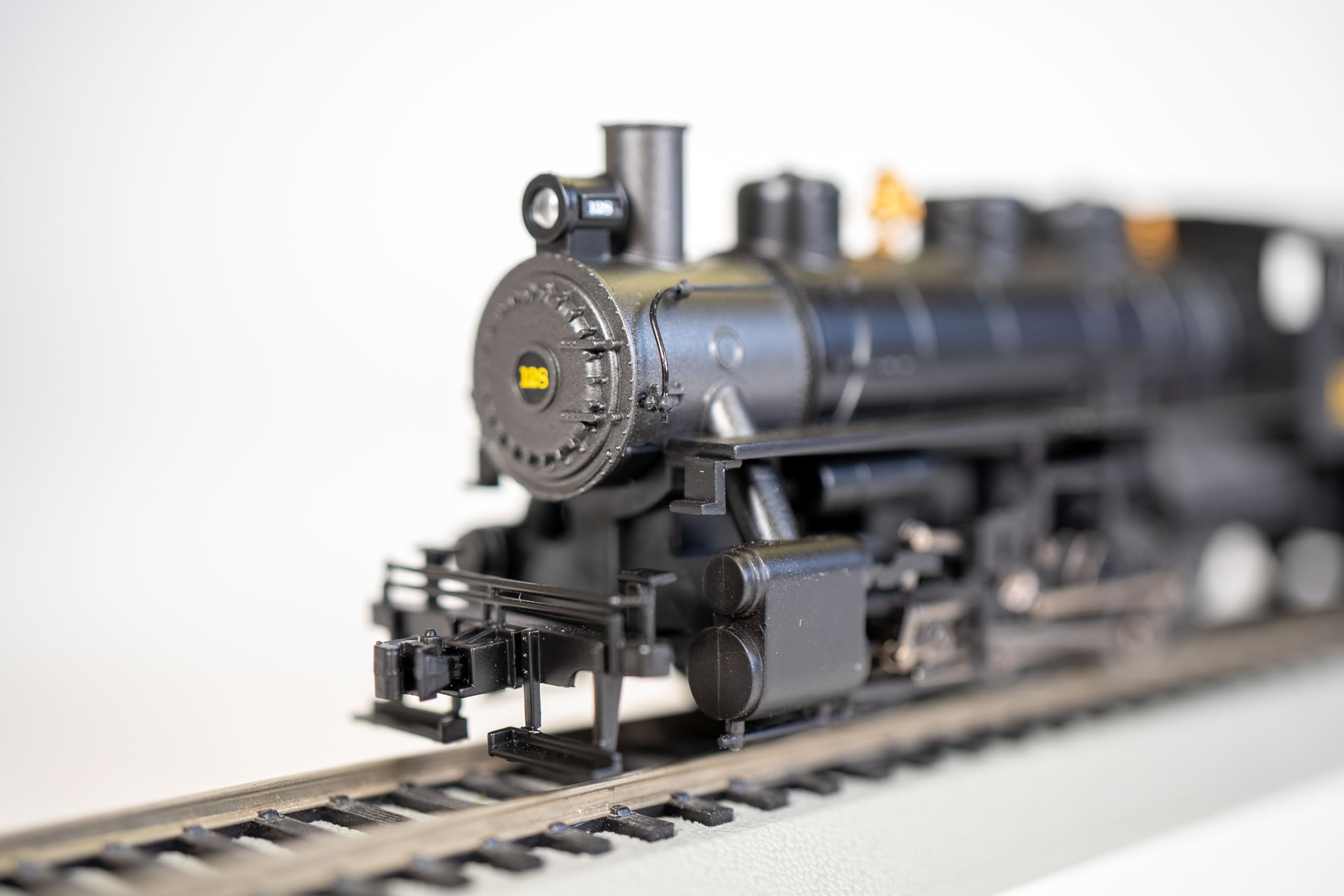 Amazon.com: Bachmann Trains - USRA 0-6-0 w/Smoke & Slope Tender