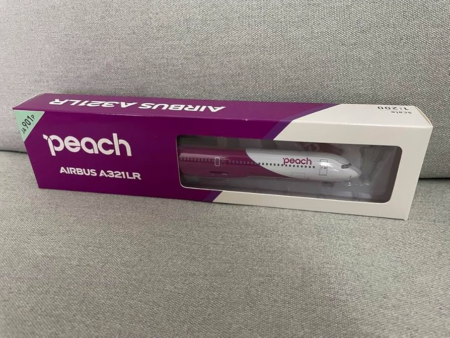 Amazon.co.jp: Peachピーチ 1:200 A321LR 飛行機模型 : おもちゃ