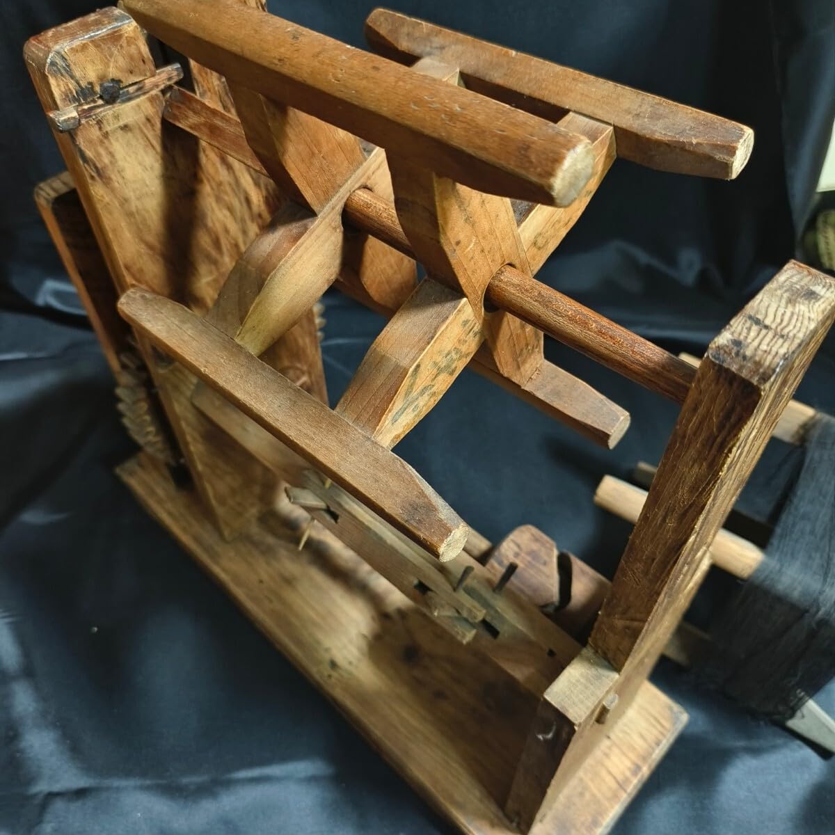 Amazon.co.jp: 糸巻き機木製糸車レトロ古道具大正和骨董旧家蔵出置物