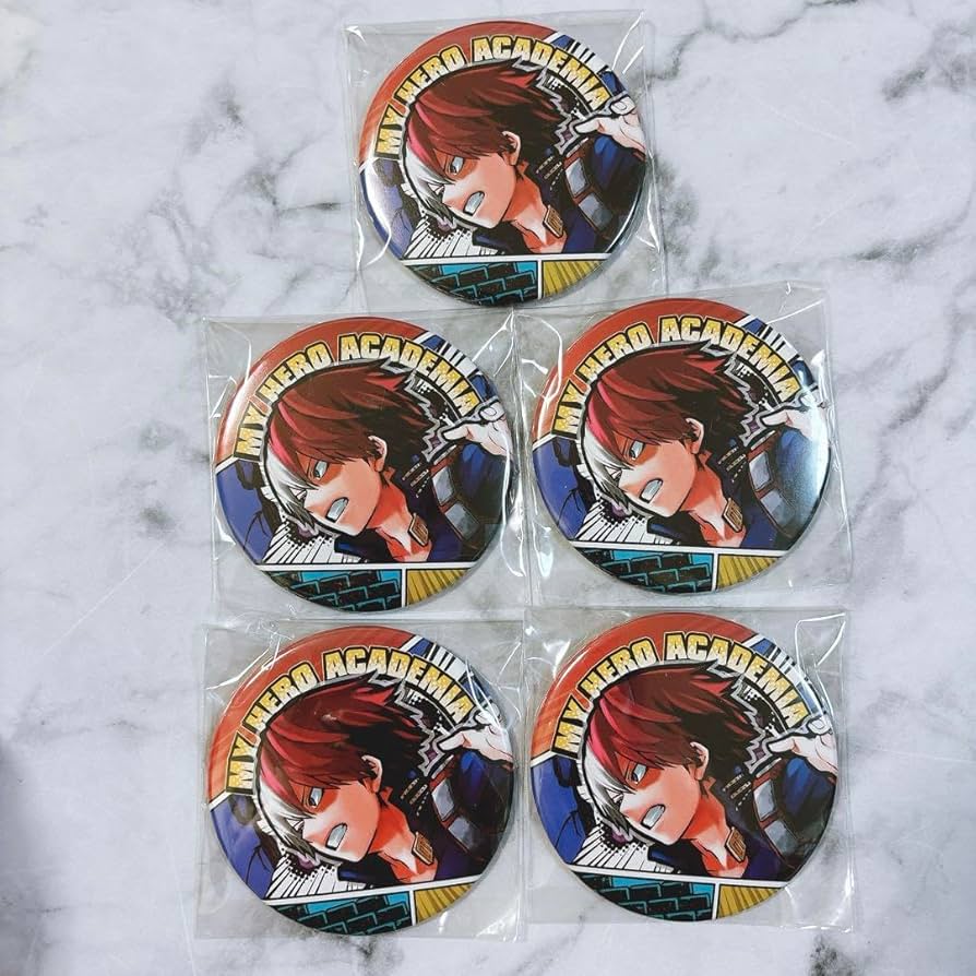 Amazon.co.jp: 轟焦凍 缶バッジ 原作絵 ヒロアカ : おもちゃ