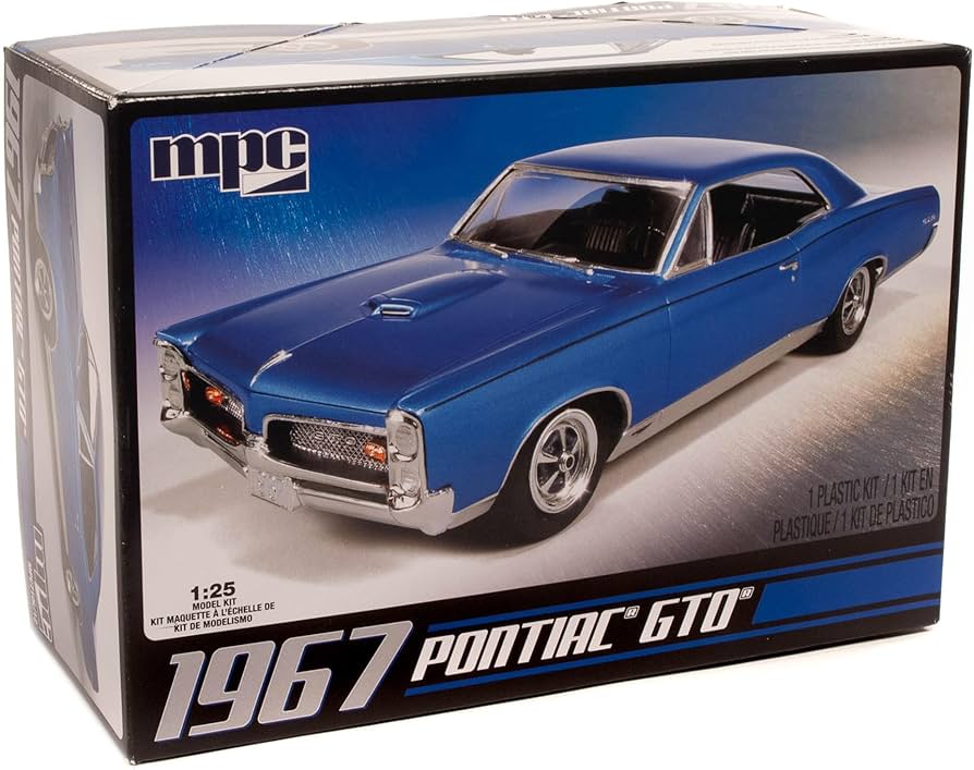 C.P.M. MPC: 1:25 Scale Model Kit - 1967 Pontiac GTO - Blue, 85+