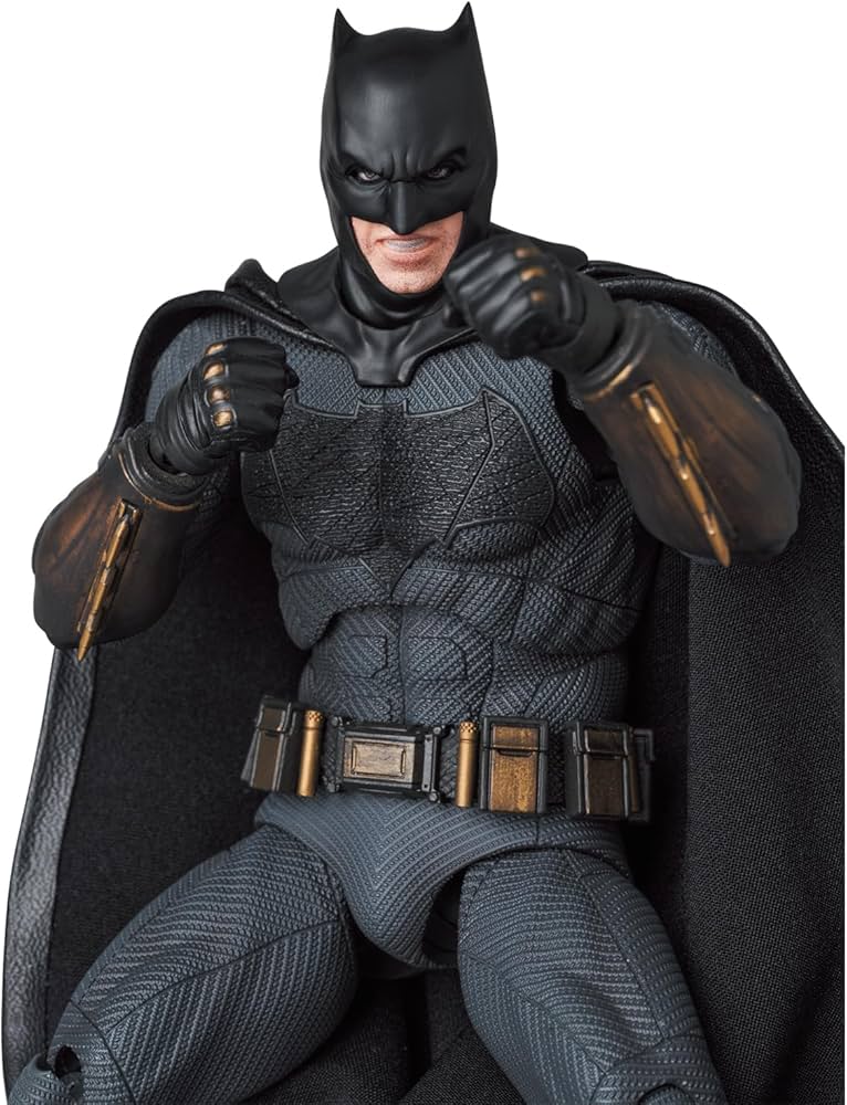 Amazon.co.jp: MAFEX No.222 BATMAN BATMAN (ZACK SNYDER'S JUSTICE