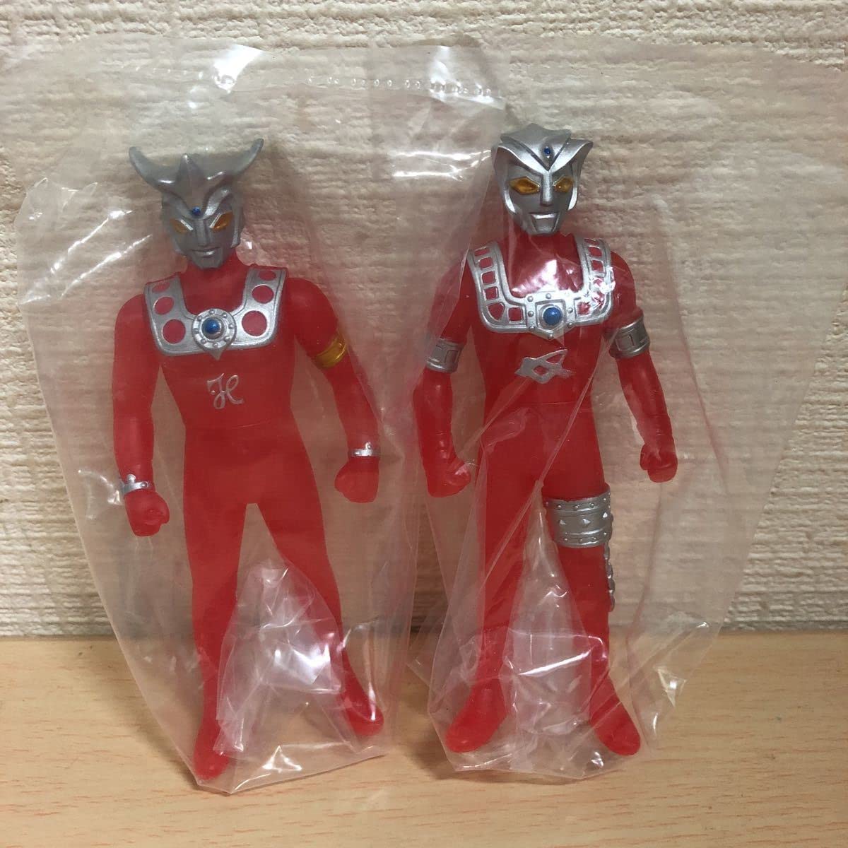 Amazon.co.jp: 希少 ソフビヒーローウルトラマン対決セット