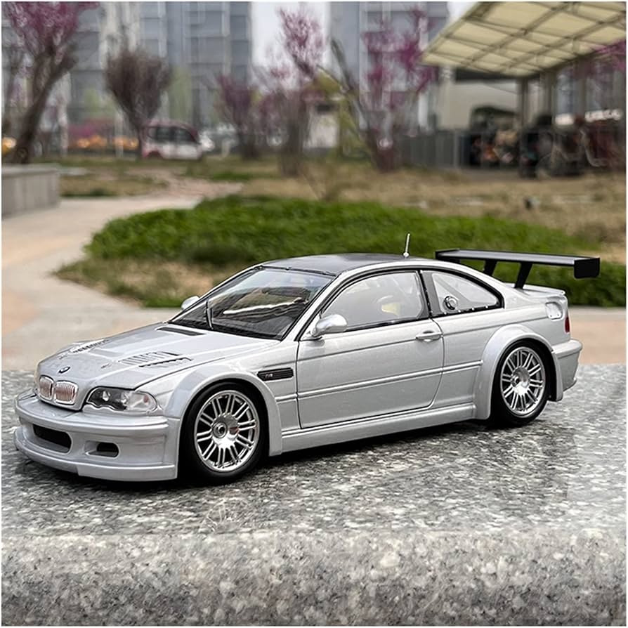 Amazon.co.jp: 合金の環境保護 1 18 BMW M3 GTR E46 シミュレーション