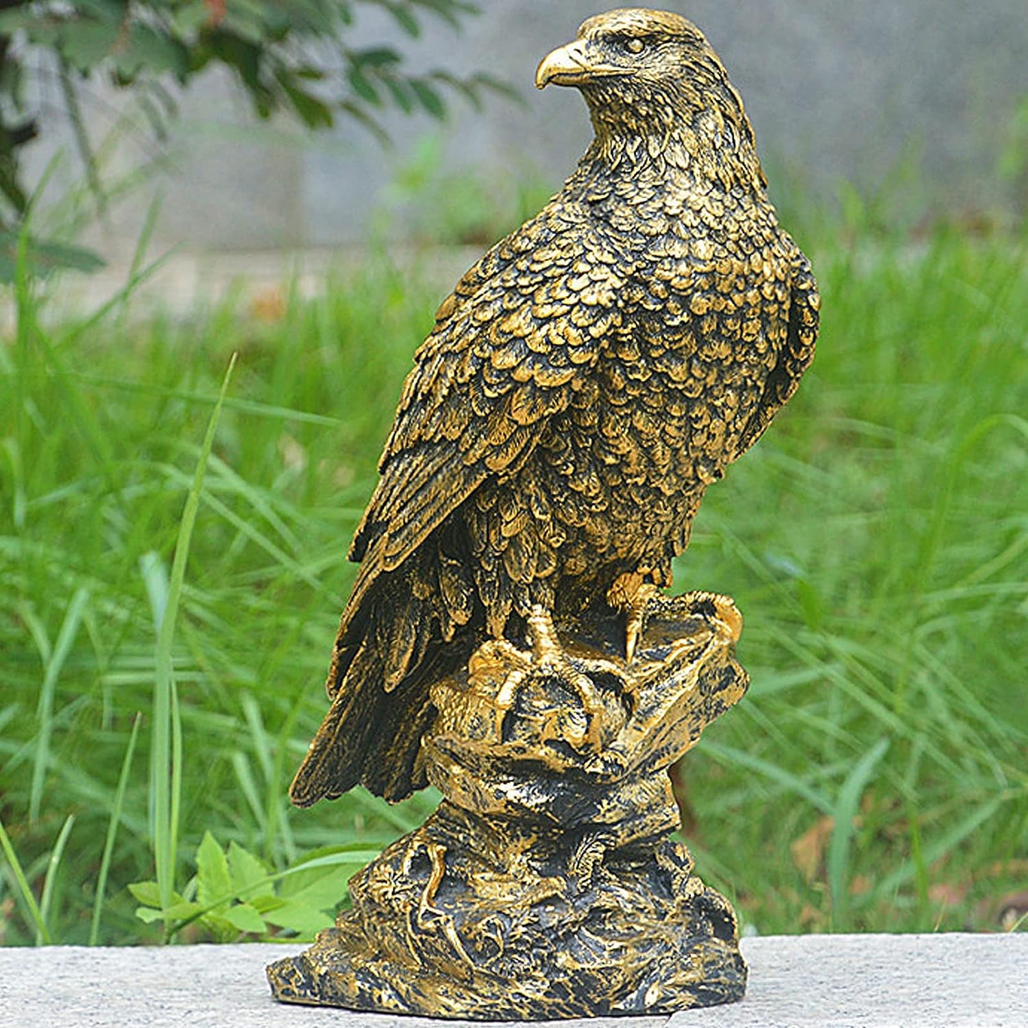 Amazon | 猛禽類最強 鷲 ワシ 鷹 置物 ミスターイーグル 本物そっくり