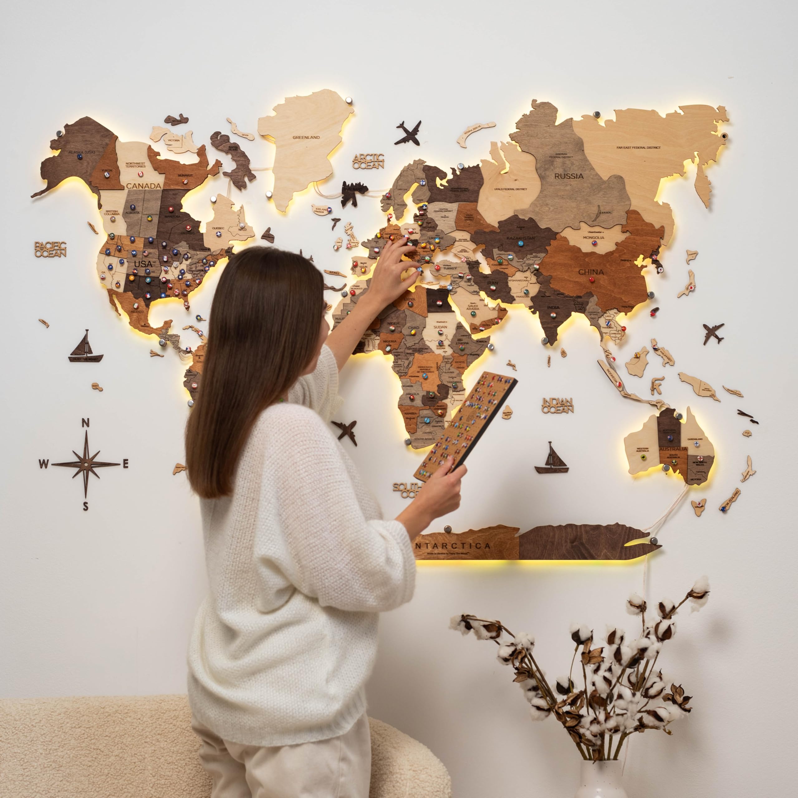 Amazon.co.jp: Enjoy The Wood 3D木製世界地図 LED 3.0 ウォールアート