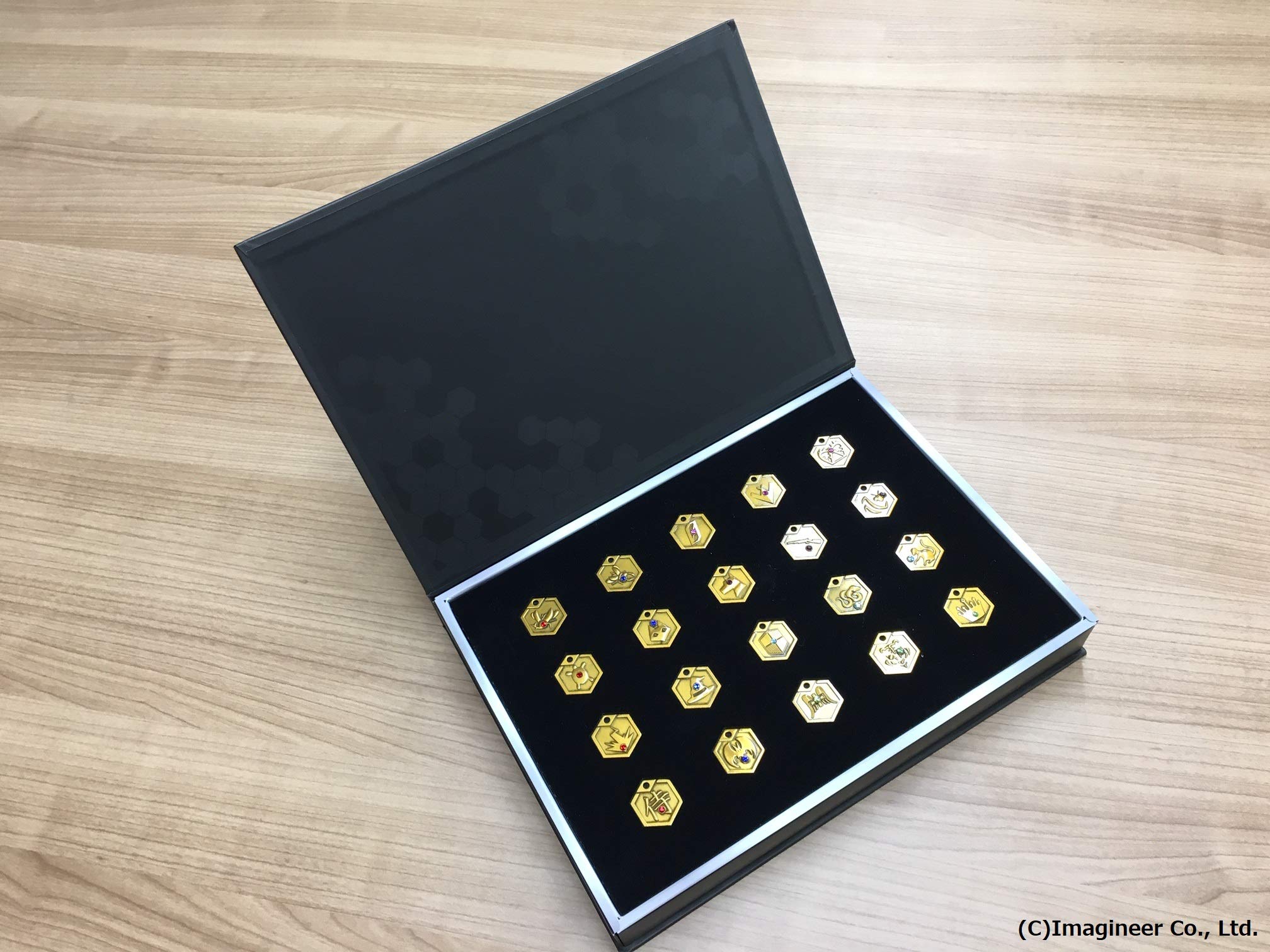 Amazon.co.jp: メダロットS メダルピンズ20種セット(ブック型ケース