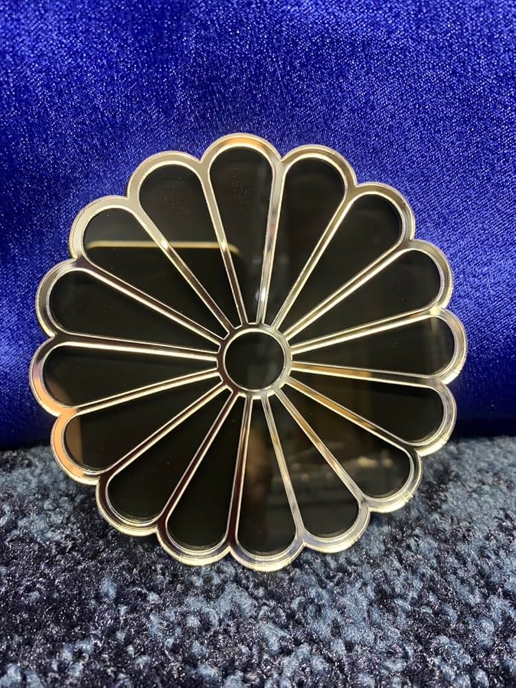 Amazon.co.jp: 菊紋菊型抜 プレート エンブレム 直径10cm (100mm