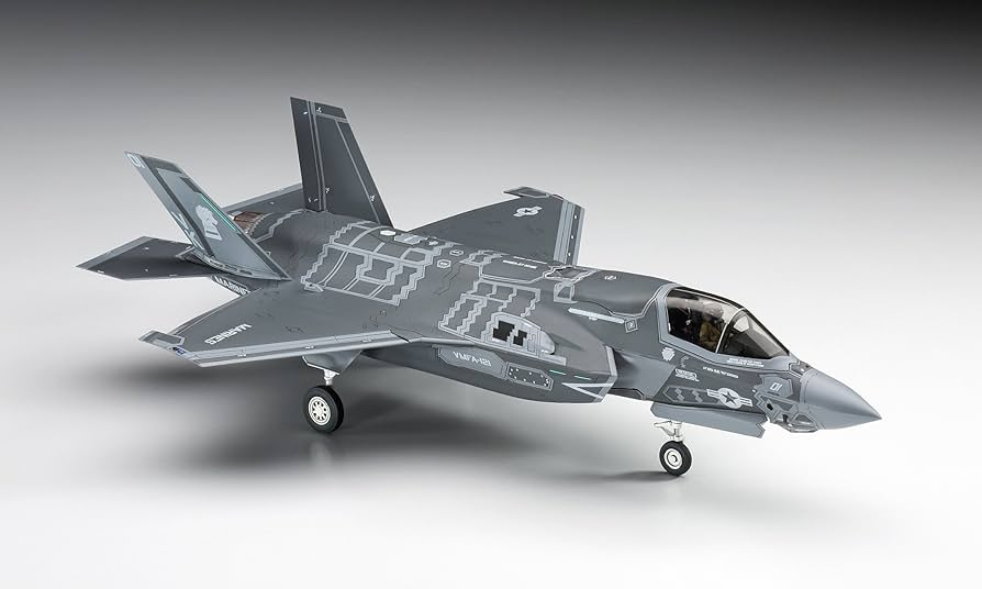Amazon.com: Hasegawa HAE46 F-35 Lightning II B Version US Marine