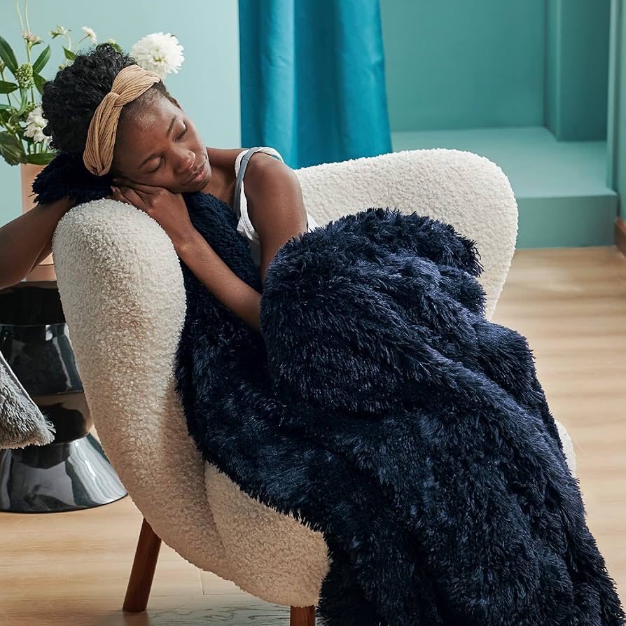 Amazon.com: Bedsure GentleSoft Fluffy Navy Blue Throw Blanket for