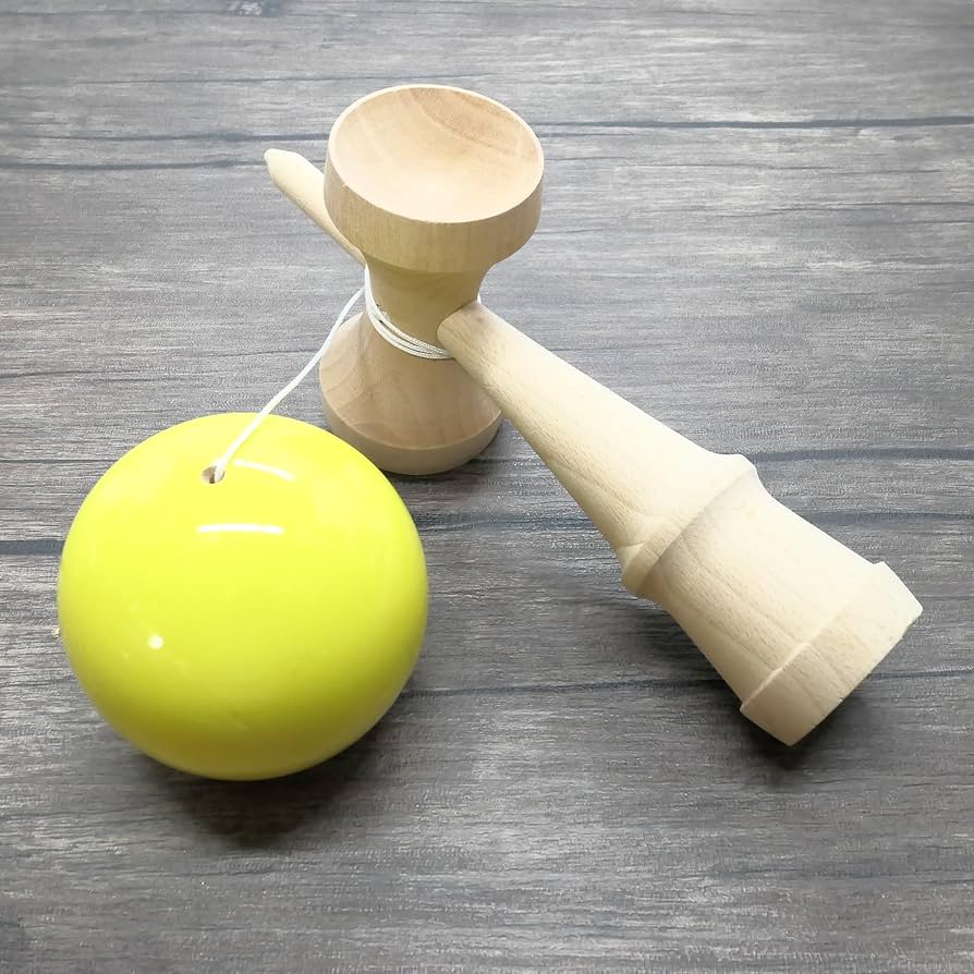 Amazon | けん玉 ジャンボ 大きい 24cm ライトイエロー 黄色 木製