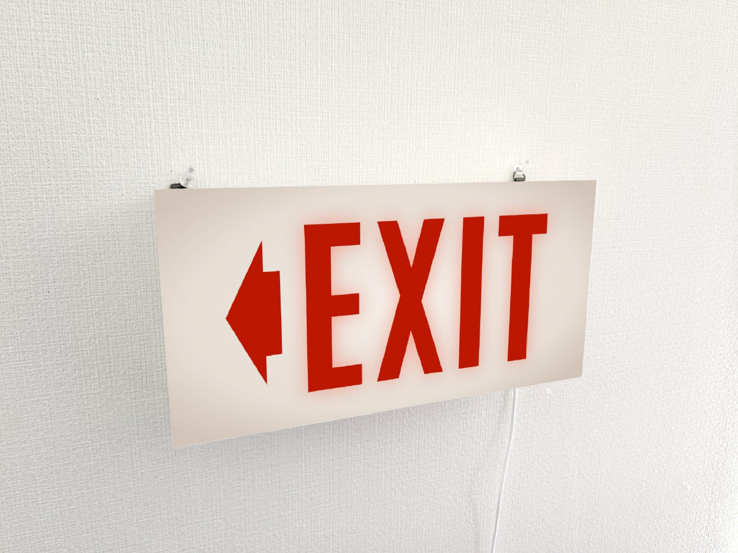 Amazon.co.jp: 【壁掛け Lサイズ 矢印方向変更OK】EXIT 非常口 出口