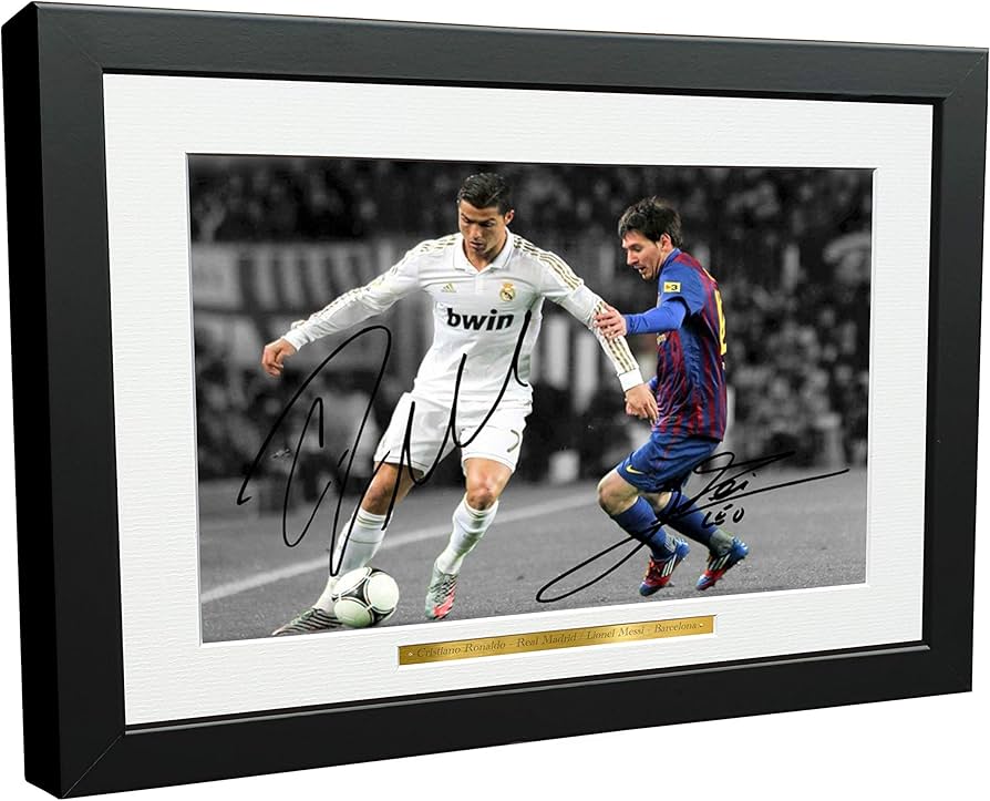 Amazon | サイン入り 12x8 ブラック サッカー クリスティアーノ
