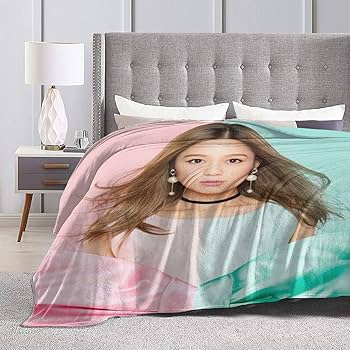 Amazon｜西野カナ2 て柔らかな肌触り ブランケット 掛け布団