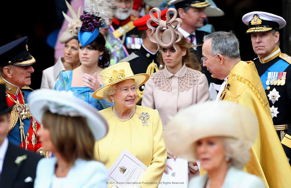 Amazon | Elizabeth II: A Queen for Our Time | Jackson, Chris | Women