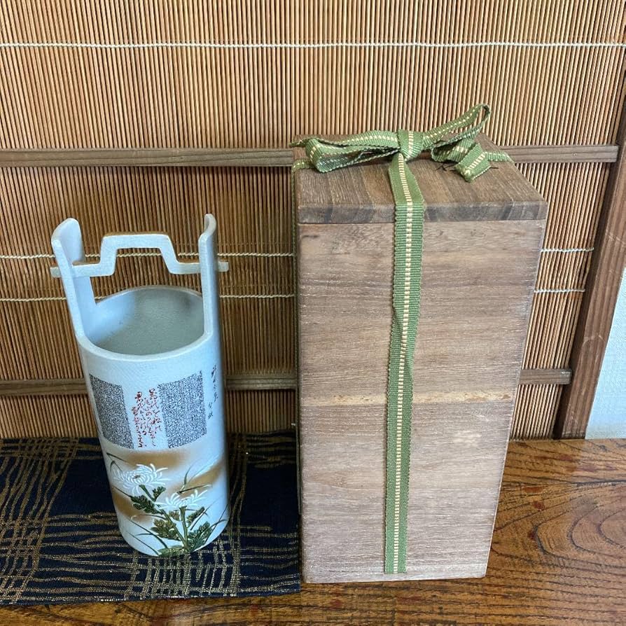 Amazon.co.jp: 九谷焼 日展作家 金星作 細字花器 : ホーム＆キッチン