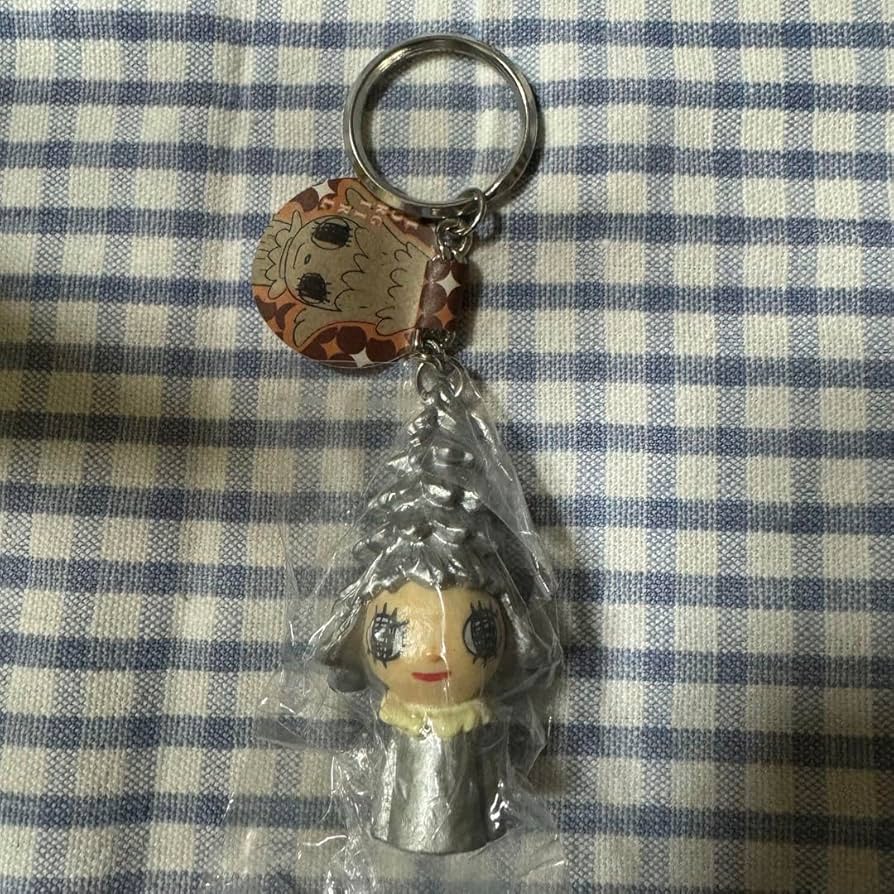 Amazon.co.jp: 奈良美智 森ガール キーホルダー 横浜美術館 シルバー