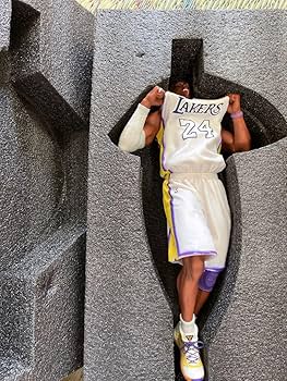 Amazon.co.jp: 特大サイズ コービー ブライアント フィギュア 38cm NBA