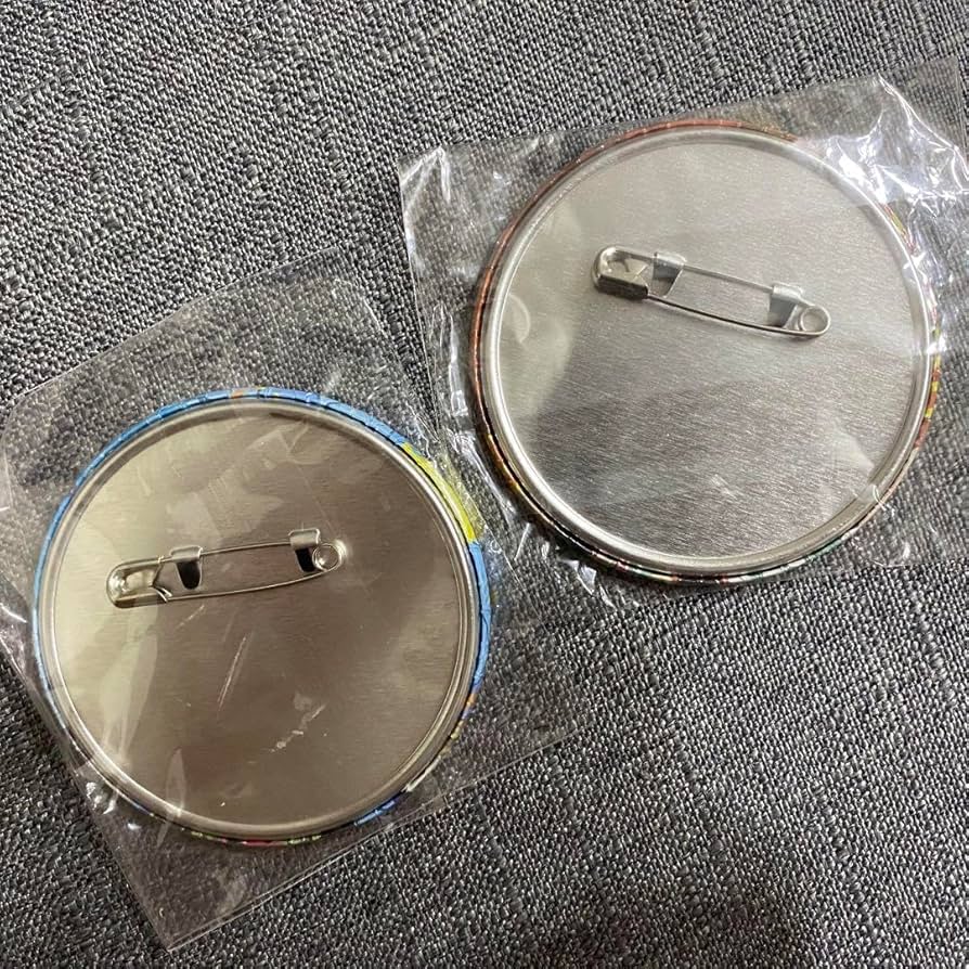 Amazon.co.jp: 仮面ライダーエグゼイド 九条貴利矢 缶バッジ : おもちゃ