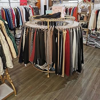 Amazon｜ラウンドハンガー 床置き 回転式 円形 衣類ラック 小売店