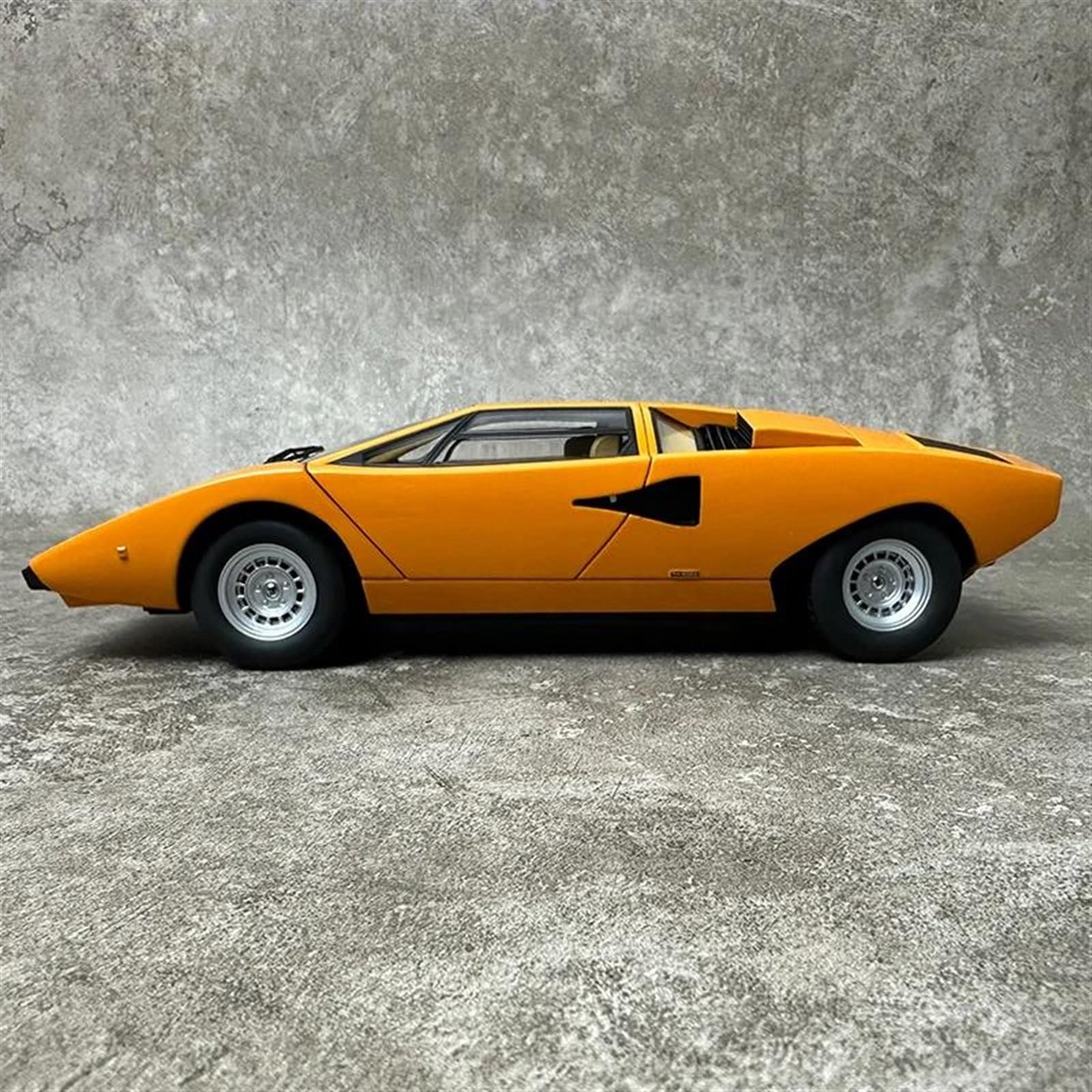 Amazon.co.jp: スケールモデル車両 1:18 ランボルギーニ カウンタック