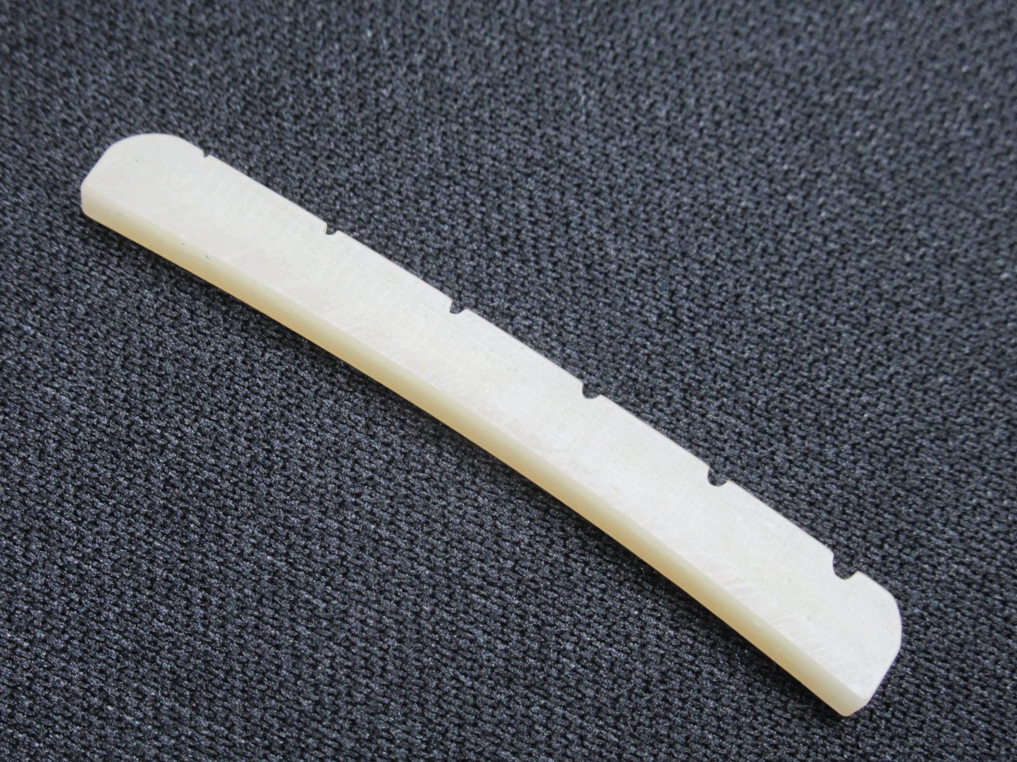 Amazon.co.jp: Fender用 底面カーブタイプ 牛骨製 無漂白汎用溝切り