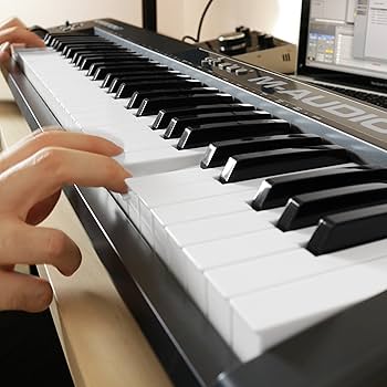 Amazon.co.jp: M-Audio USB MIDIキーボード 61鍵 ピアノ音源ソフト付属