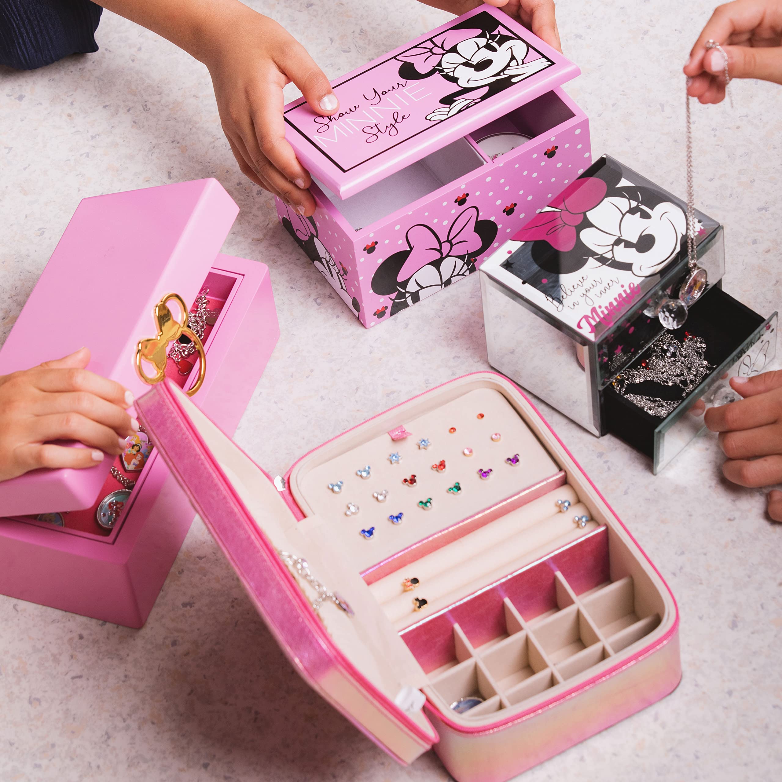 Amazon｜ディズニー ミニーマウス リボン メタリック ジップアラウンド