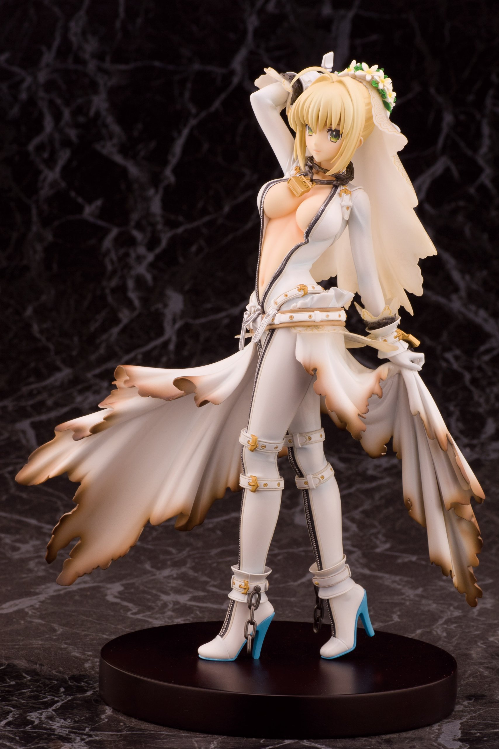 Amazon | 「Fate/EXTRA CCC」 セイバー (1/8スケール PVC製塗装済み
