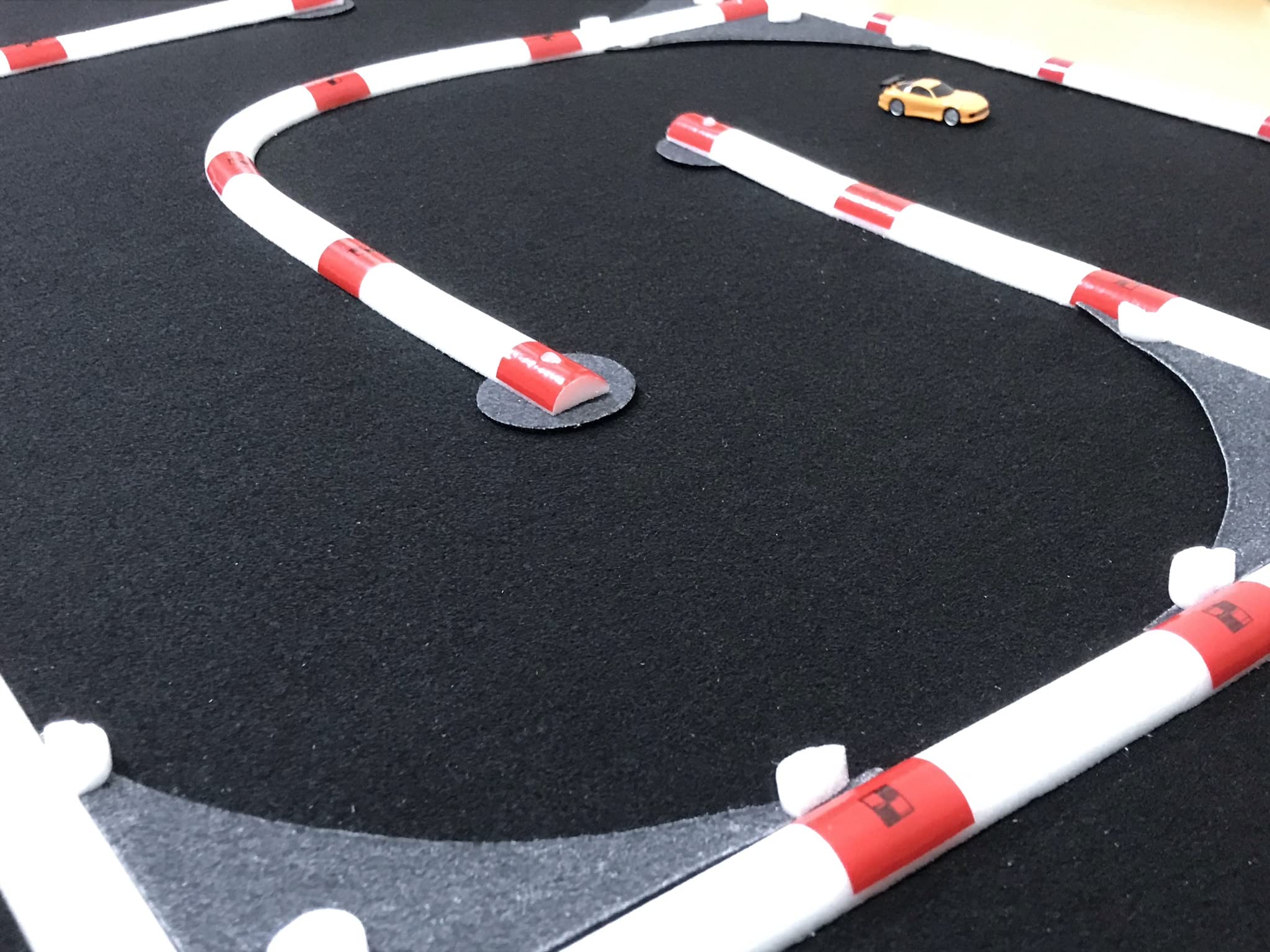 Amazon.co.jp: FRTインスタントホームサーキット・ミニカーサイズの