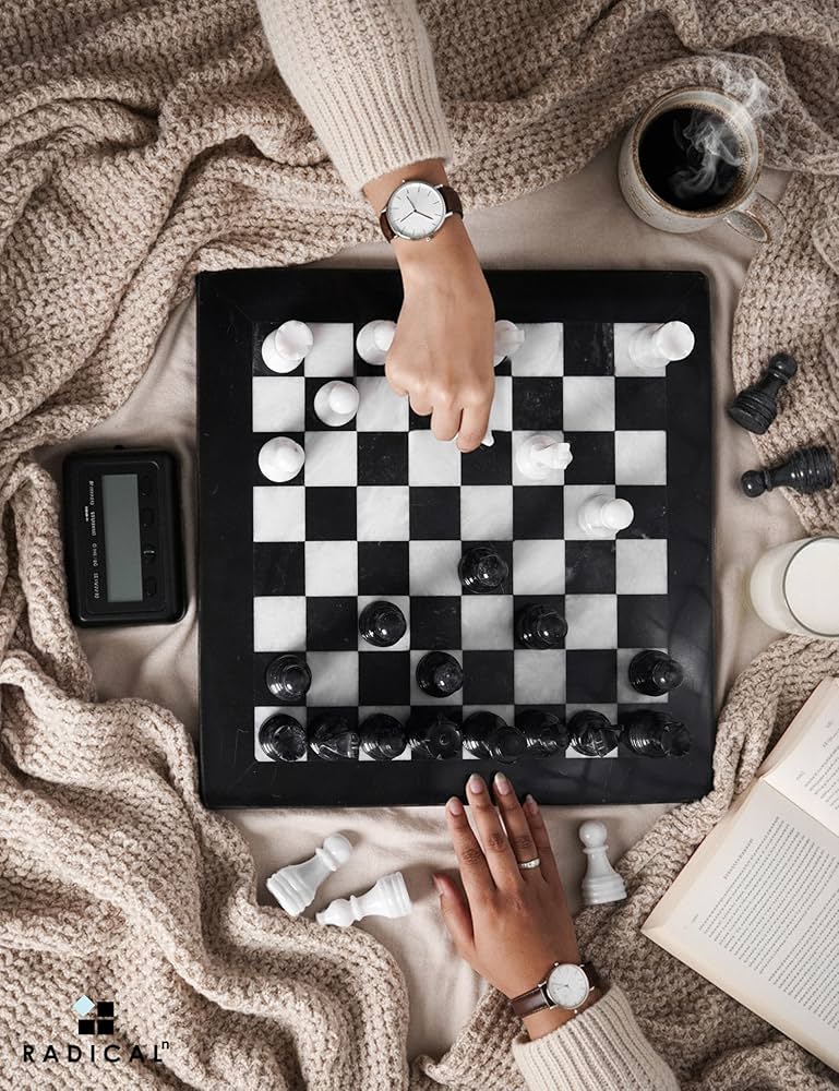 Amazon | Radicaln 大理石チェスセット 15インチ ブラック&ホワイト