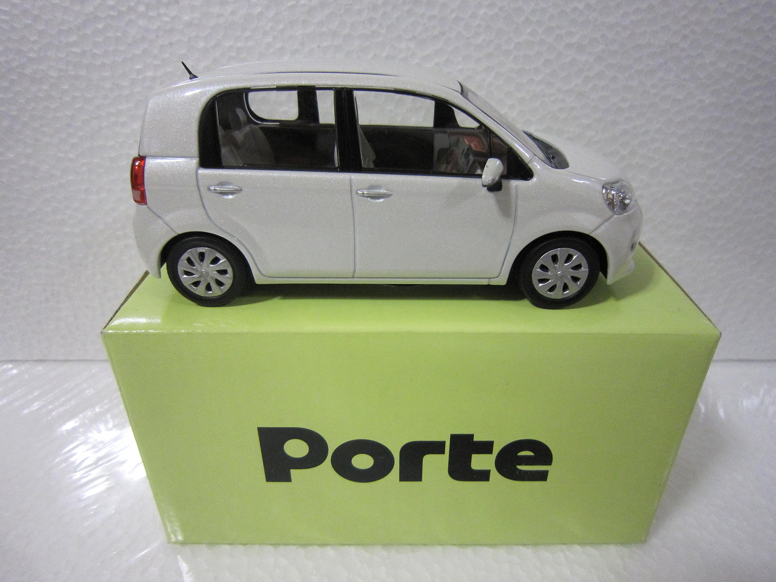 Amazon | トヨタ 1/30 ポルテ Porte オフィシャルミニカー カラー